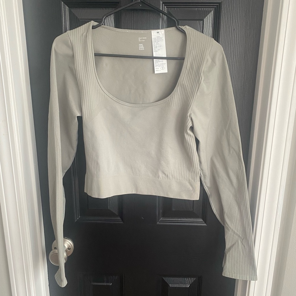 Women's Gray Long Sleeve Top